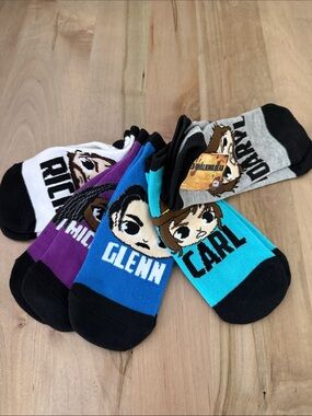 AMC The Walking Dead Character Ankle Socks in Brown, Gray & Turquoise